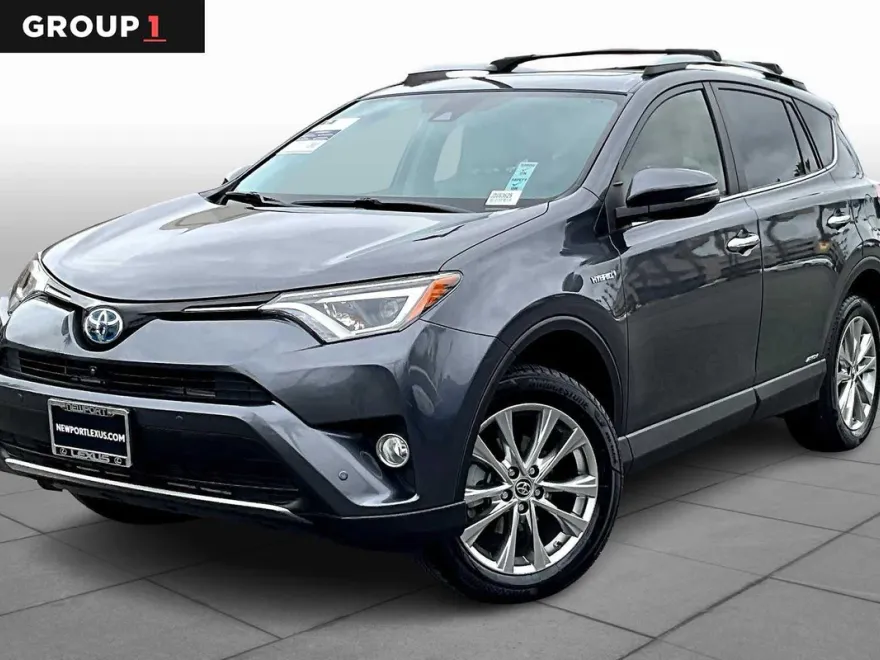 2018 Toyota RAV4 Limited photo 1