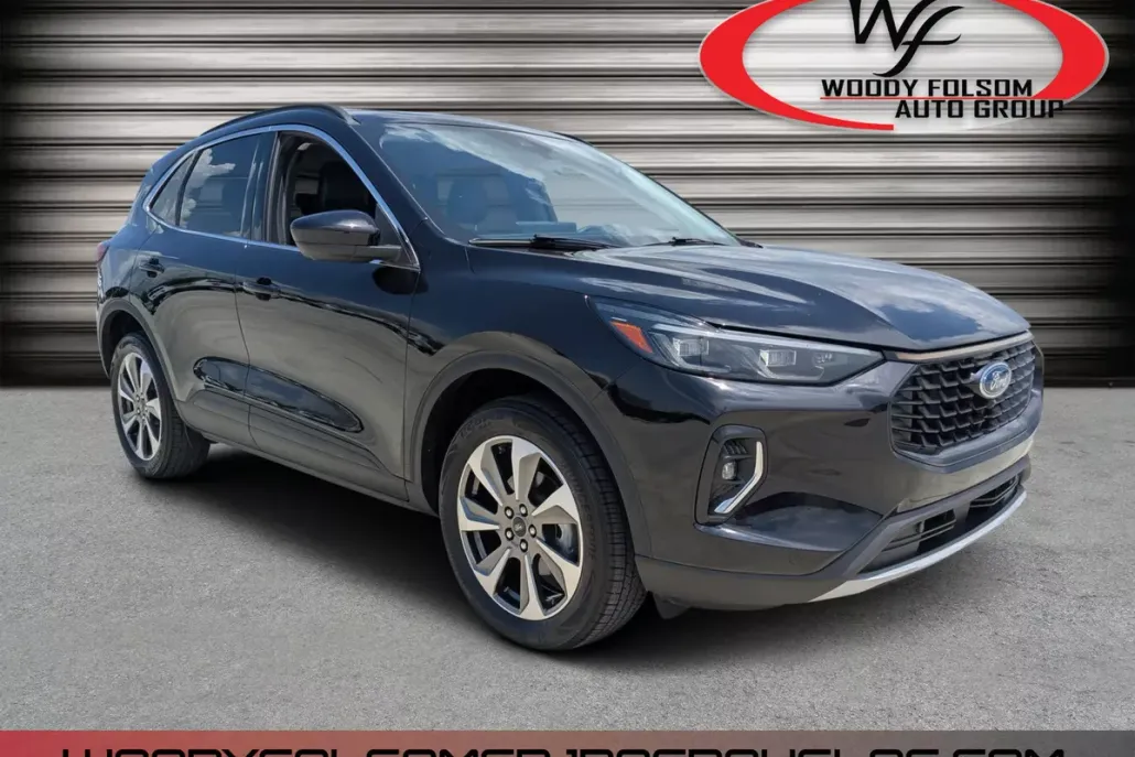 2023 Ford Escape Platinum photo 1