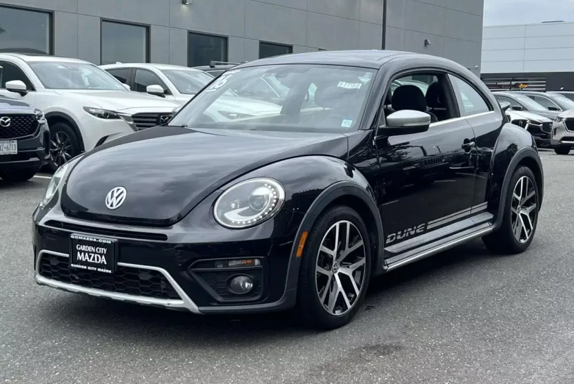 2016 Volkswagen Beetle 1.8T Dune photo 1