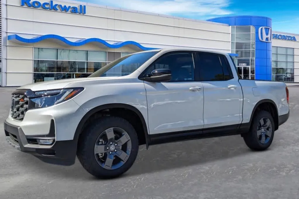 2025 Honda Ridgeline TrailSport photo 1