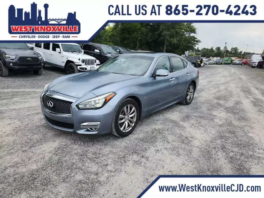 2017 Infiniti Q70 3.7 photo 1