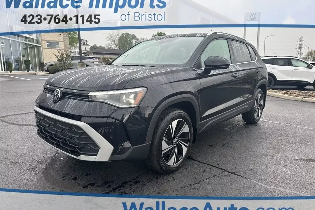 2025 Volkswagen Taos SE photo 1
