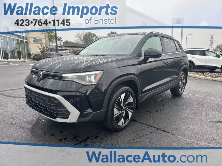 2025 Volkswagen Taos SE photo 1