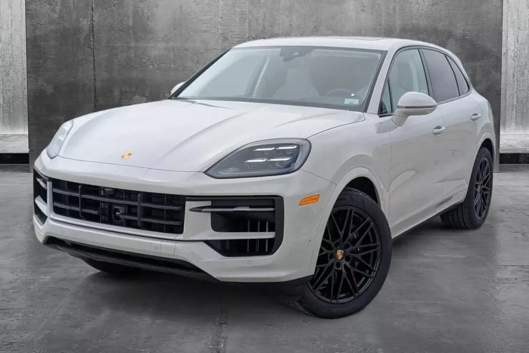 2025 Porsche Cayenne photo 1