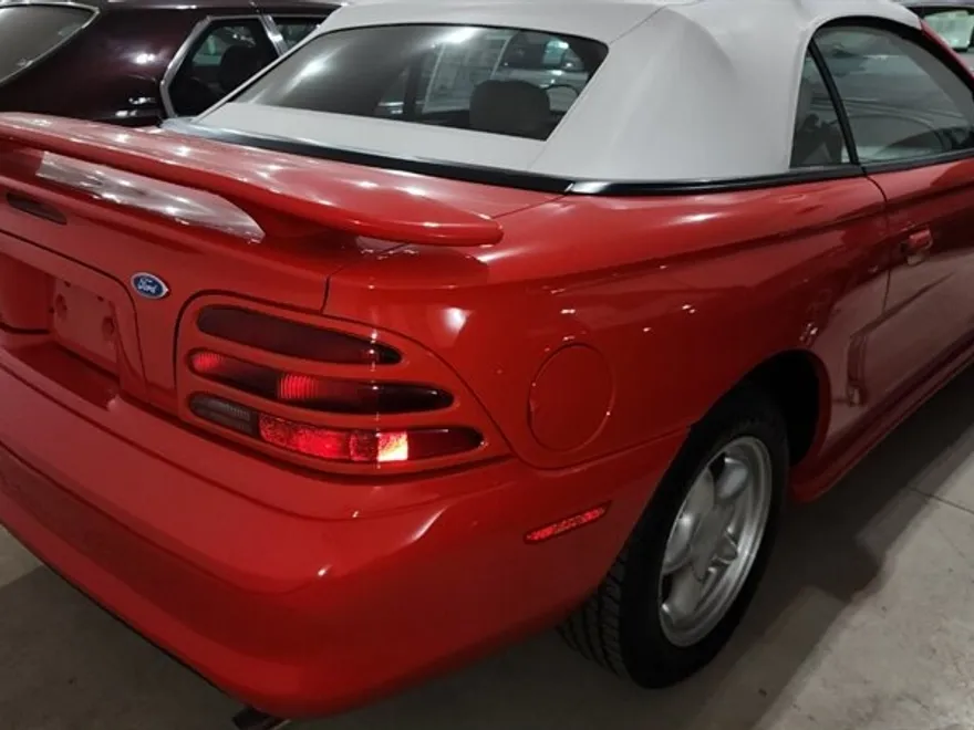 1994 Ford Mustang GT Convertible photo 4