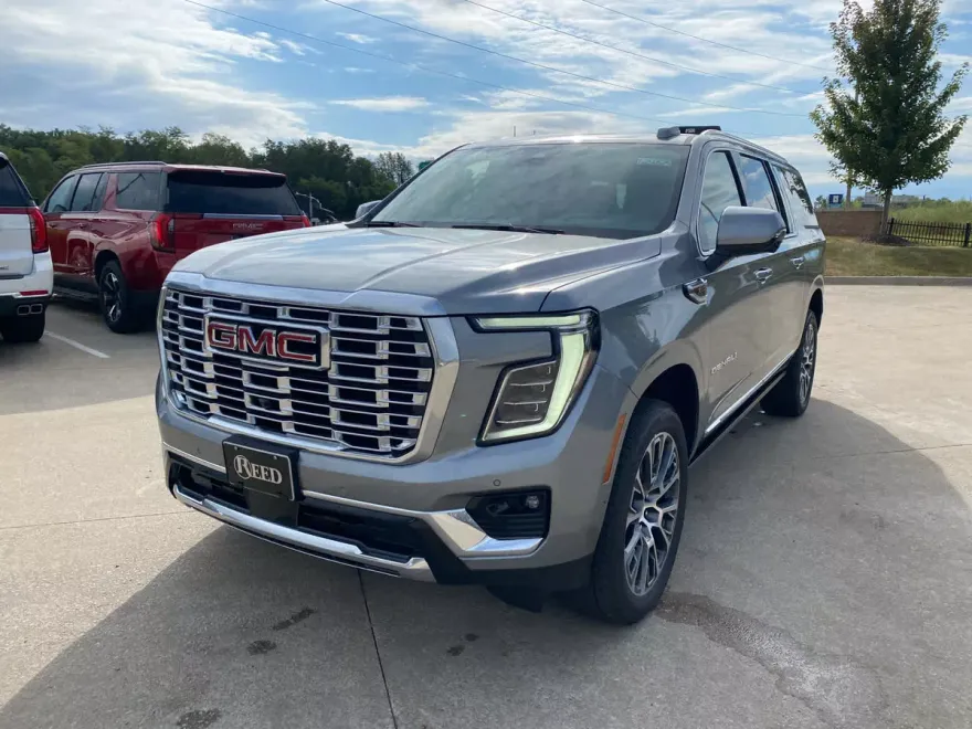 2025 Gmc Yukon XL Denali photo 1