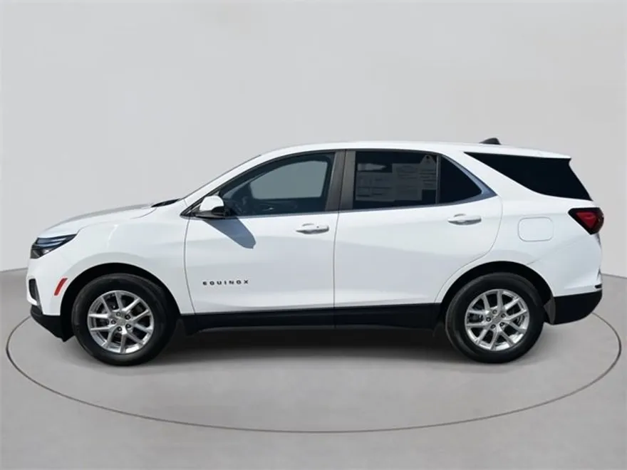 2022 Chevrolet Equinox LT photo 1