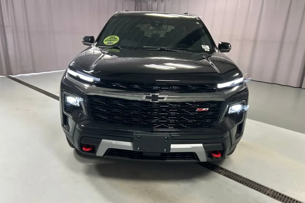 2024 Chevrolet Traverse Z71 photo 1