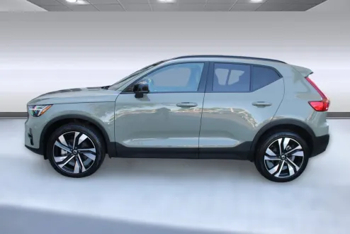 2024 Volvo XC40 Ultimate photo 2