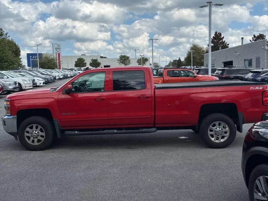 2015 Chevrolet Silverado 2500HD LT photo 1