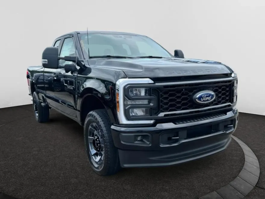 2025 Ford F-350 XL photo 1
