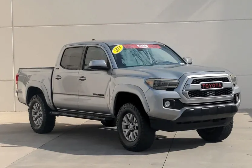 2019 Toyota Tacoma SR5 Double Cab V6 photo 1