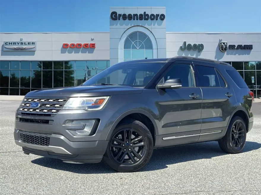 2017 Ford Explorer XLT photo 1