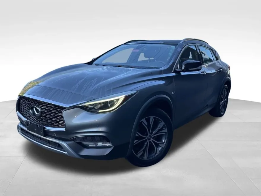 2017 Infiniti QX30 Premium photo 1
