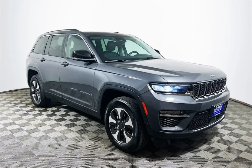 2023 Jeep Grand Cherokee 4xe photo 1