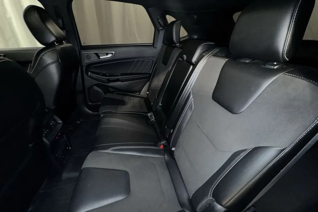2020 Ford Edge ST photo 1