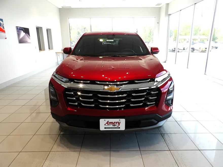 2026 Chevrolet Equinox LT photo 1