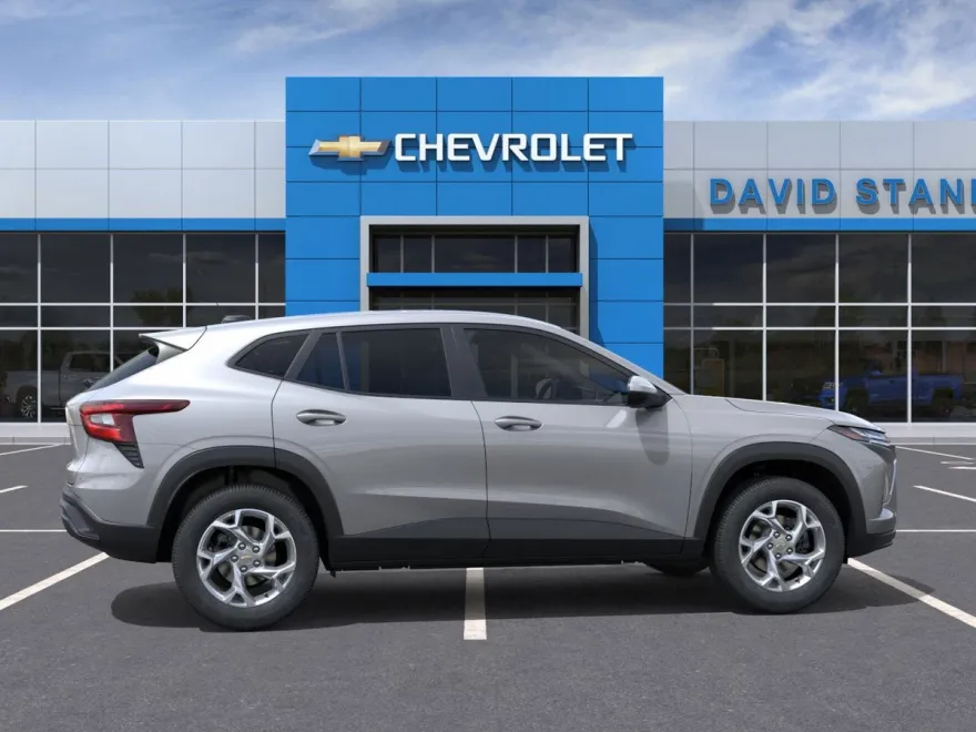 2026 Chevrolet Trax LS photo 1