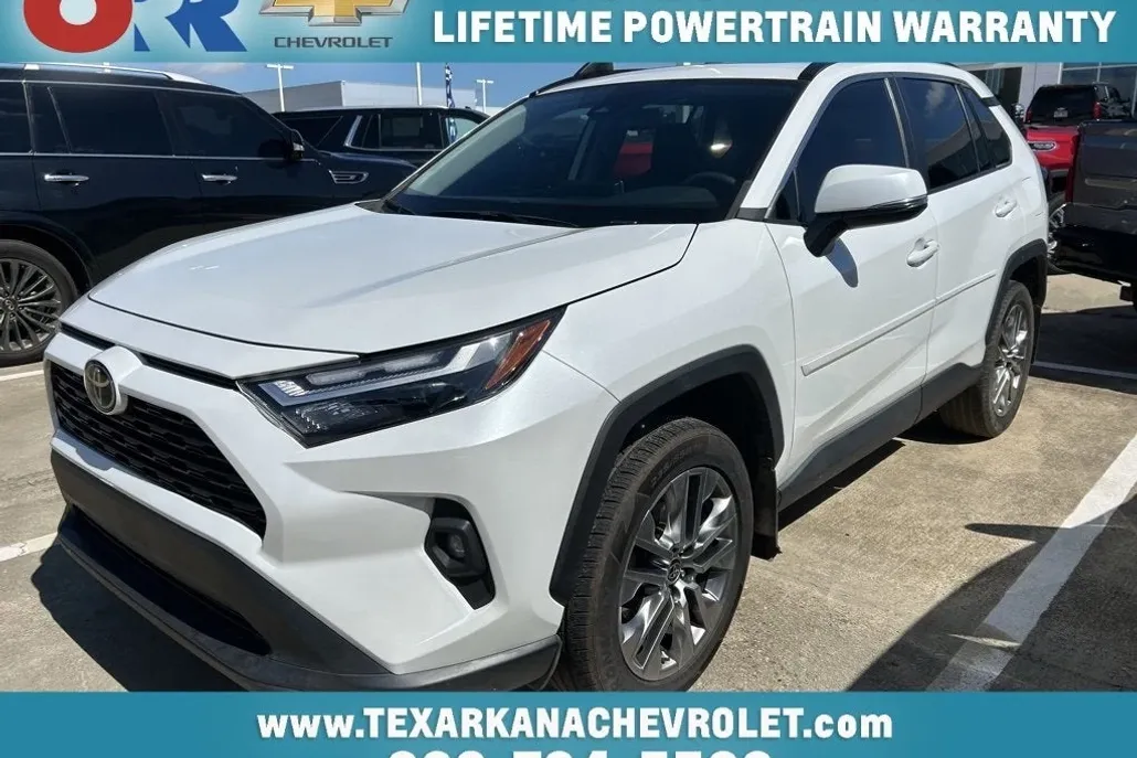 2023 Toyota RAV4 XLE Premium photo 1