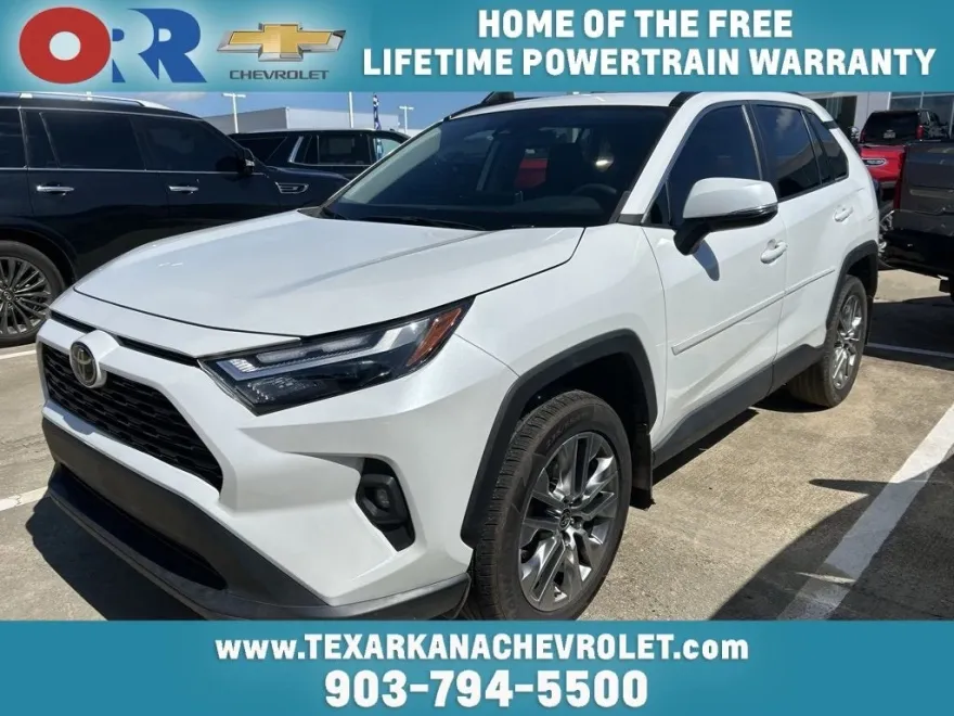 2023 Toyota RAV4 XLE Premium photo 1