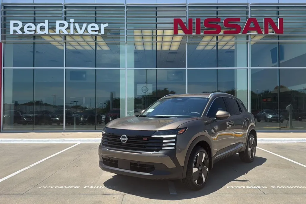2025 Nissan Kicks SR photo 1