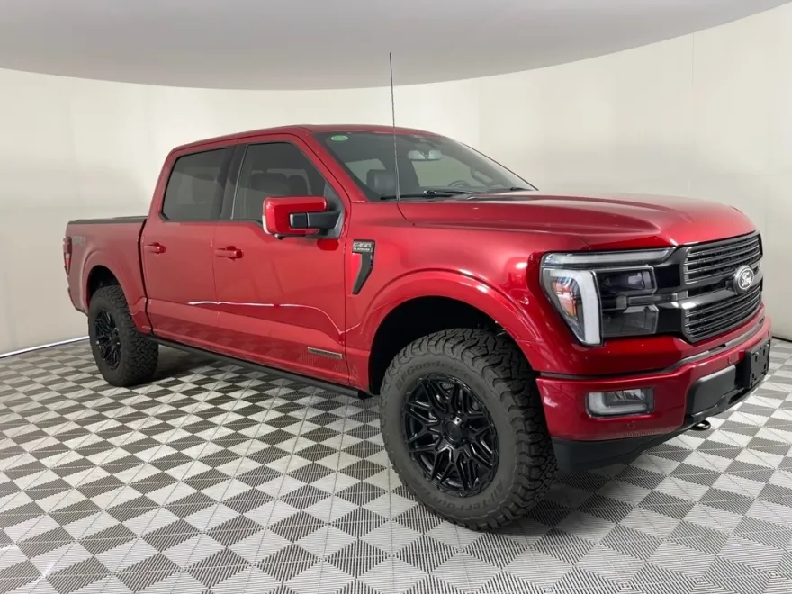 2025 Ford F-150 Platinum photo 1