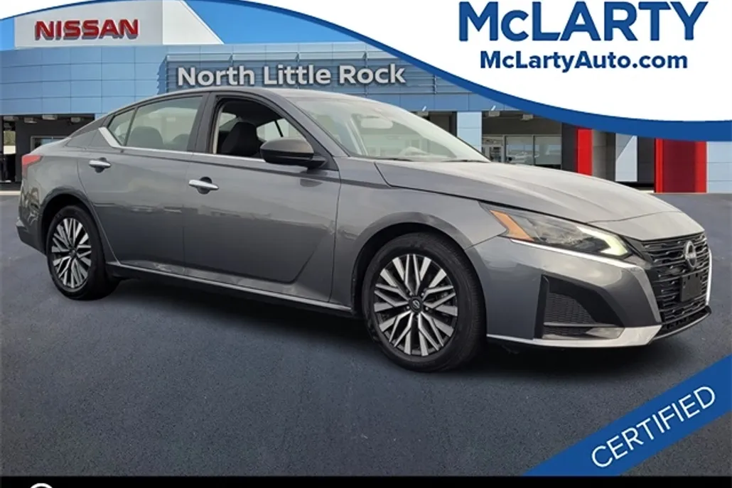 2024 Nissan Altima 2.5 SV photo 1