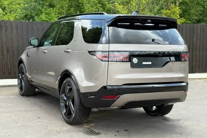 2025 Land Rover Discovery SE photo 1