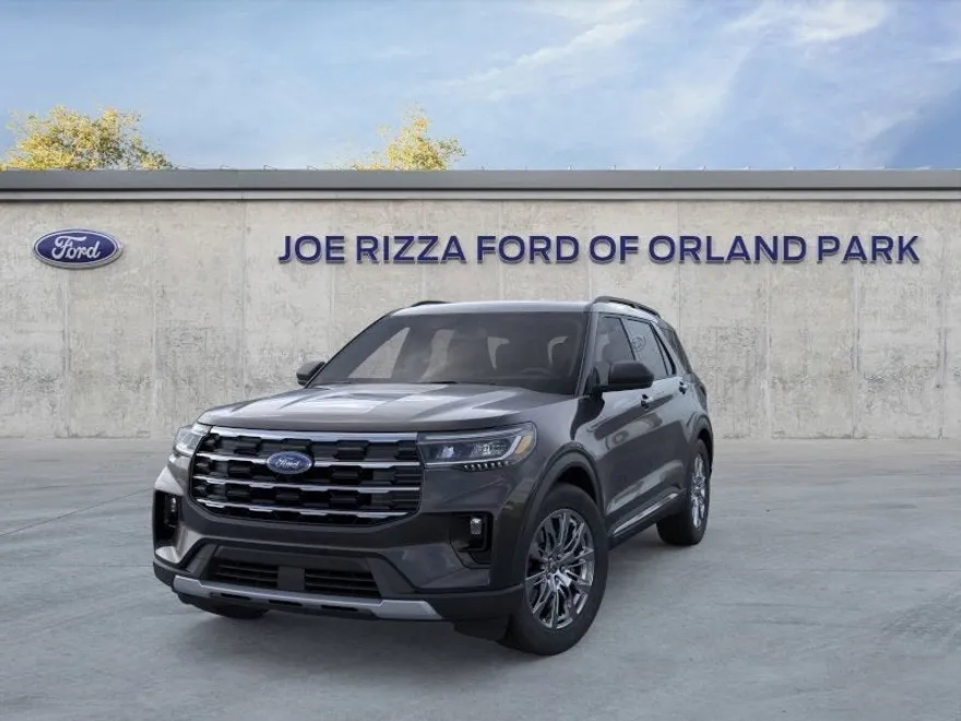 2025 Ford Explorer photo 1