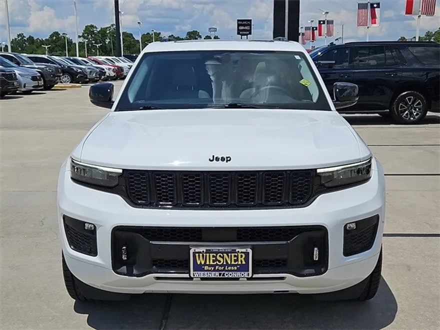 2022 Jeep Grand Cherokee Overland photo 1