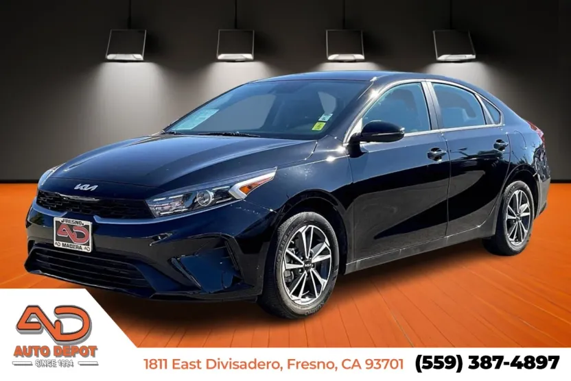 2024 Kia Forte LXS photo 1