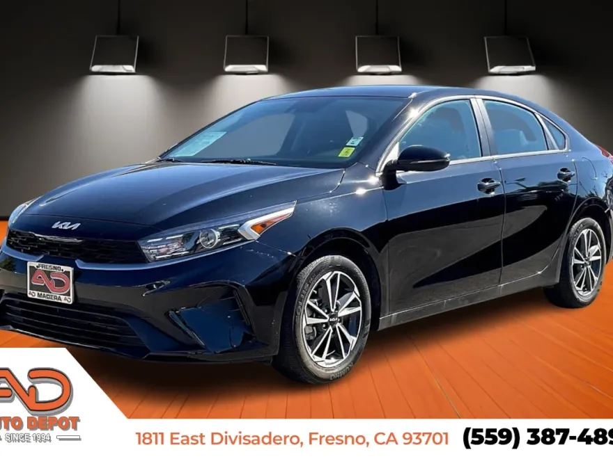 2024 Kia Forte LXS photo 1