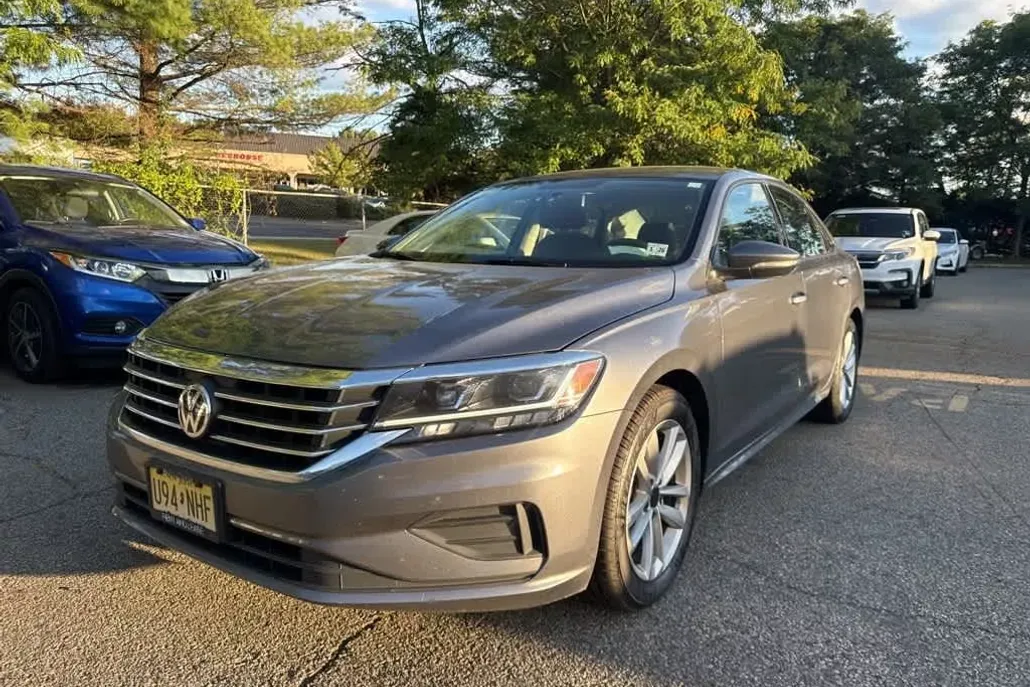 2021 Volkswagen Passat 2.0T S photo 1