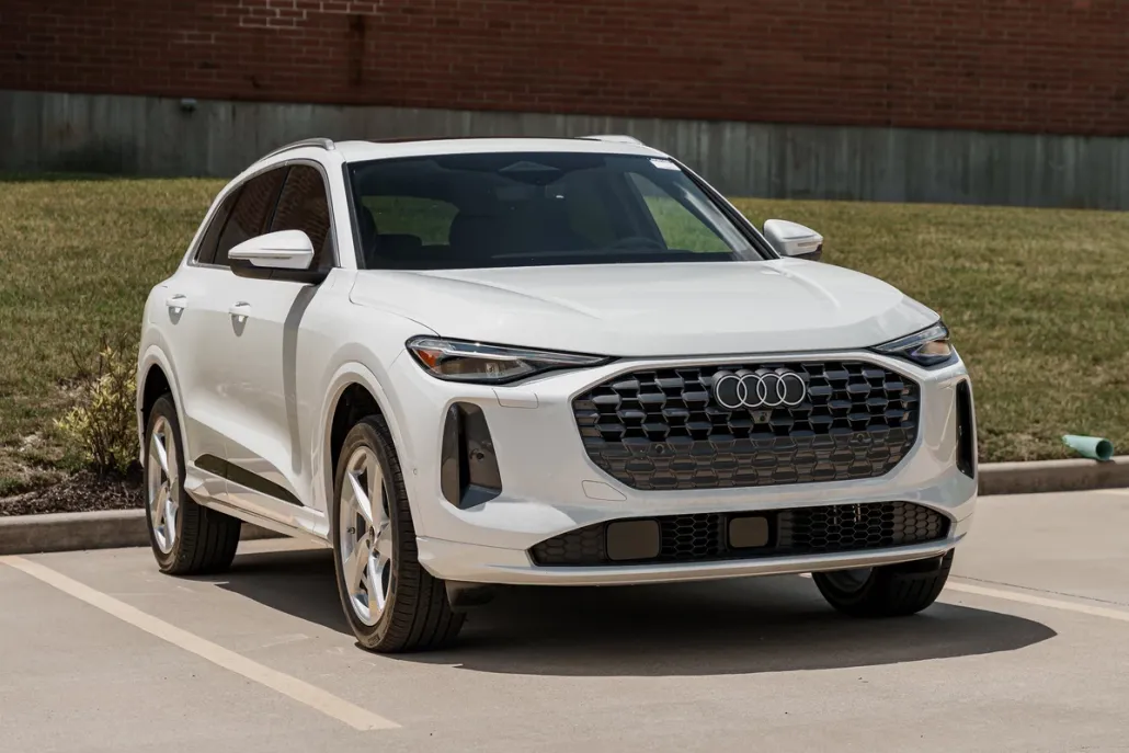 2025 Audi Q5 Premium Plus photo 1