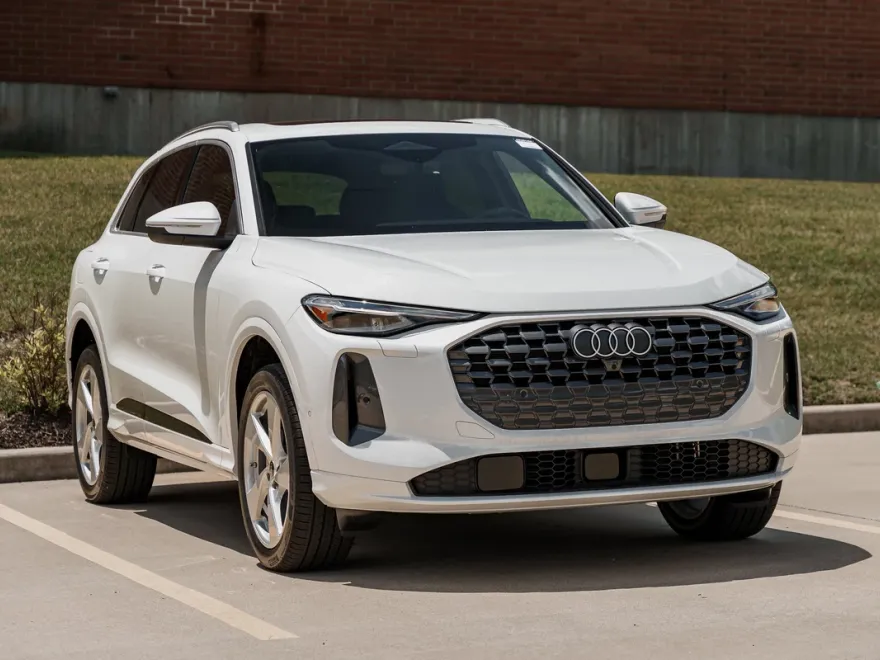 2025 Audi Q5 Premium Plus photo 1