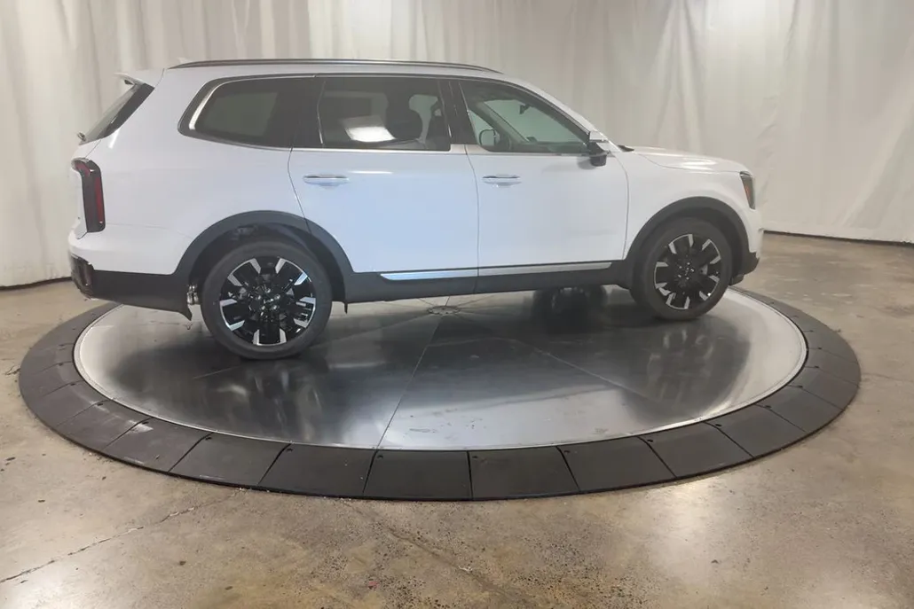 2025 Kia Telluride SX photo 1