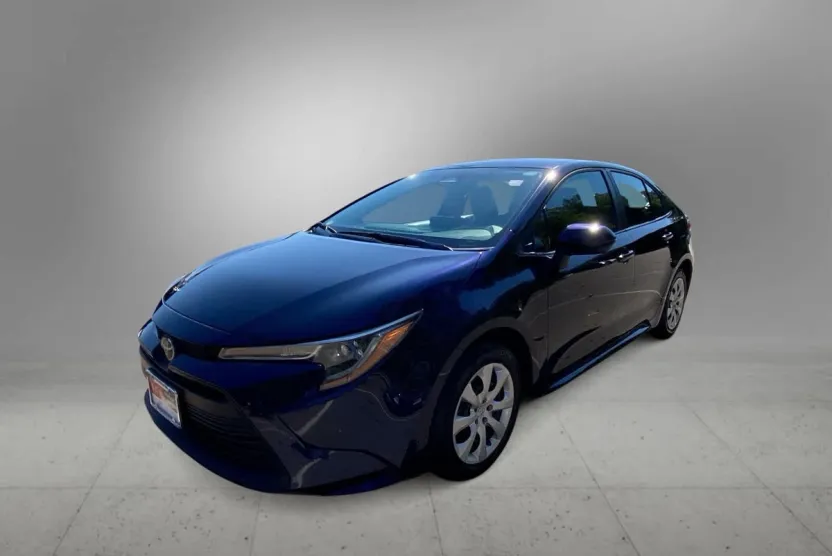 2024 Toyota Corolla LE photo 1