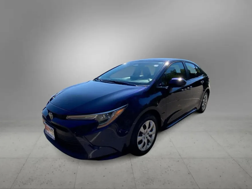 2024 Toyota Corolla LE photo 1