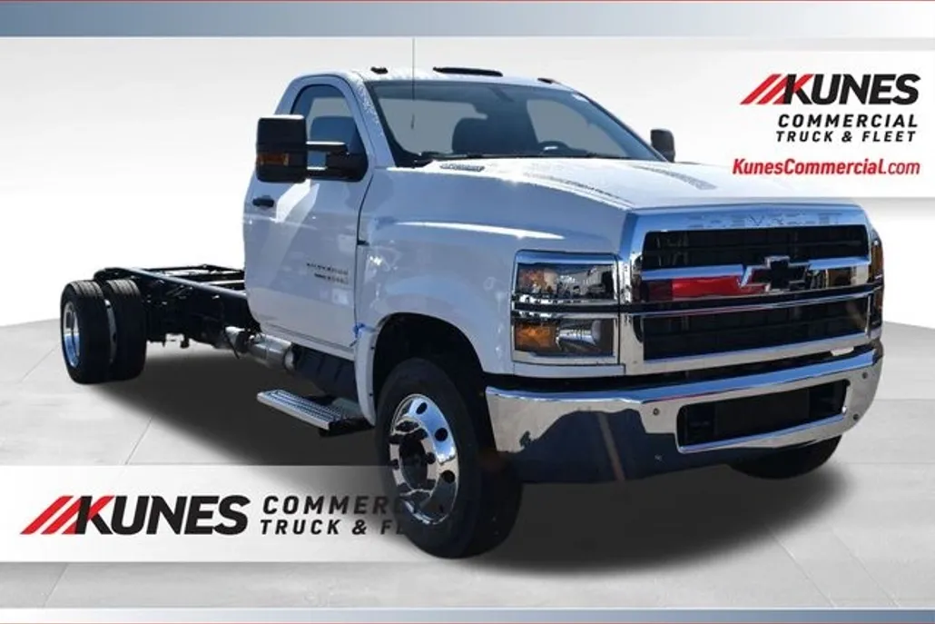 2024 Chevrolet Silverado 5500HD Work Truck photo 1