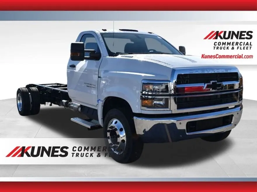 2024 Chevrolet Silverado 5500HD Work Truck photo 1