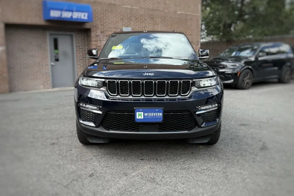 2024 Jeep Grand Cherokee Limited photo 1