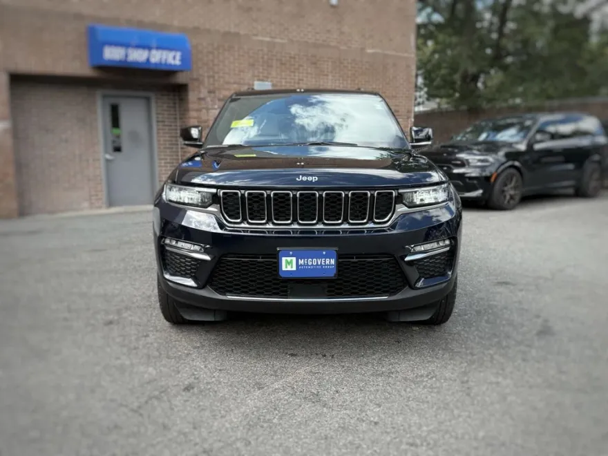 2024 Jeep Grand Cherokee Limited photo 1