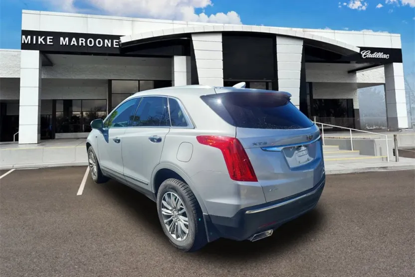 2017 Cadillac XT5 Luxury photo 1