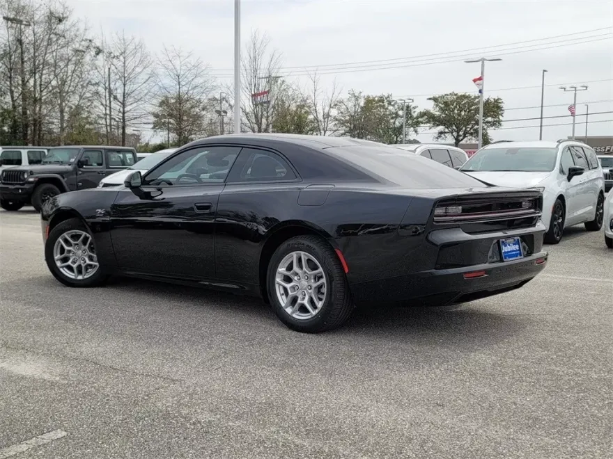2025 Dodge Charger R/T photo 4