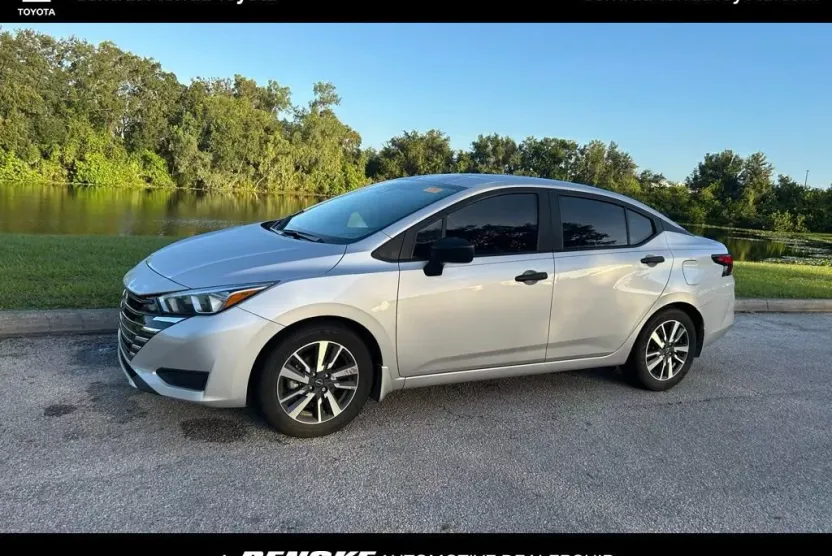 2024 Nissan Versa 1.6 S photo 1