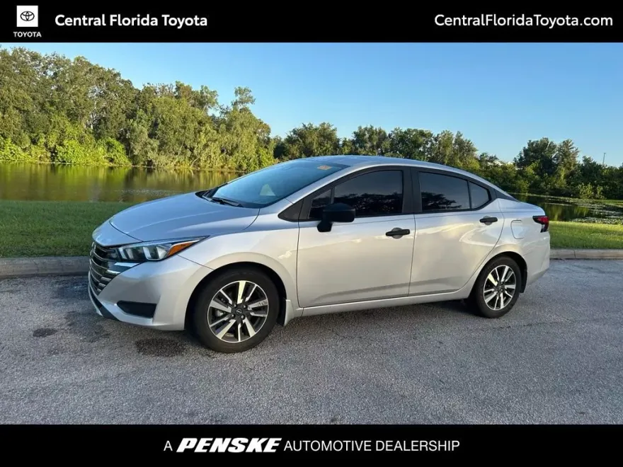 2024 Nissan Versa 1.6 S photo 1