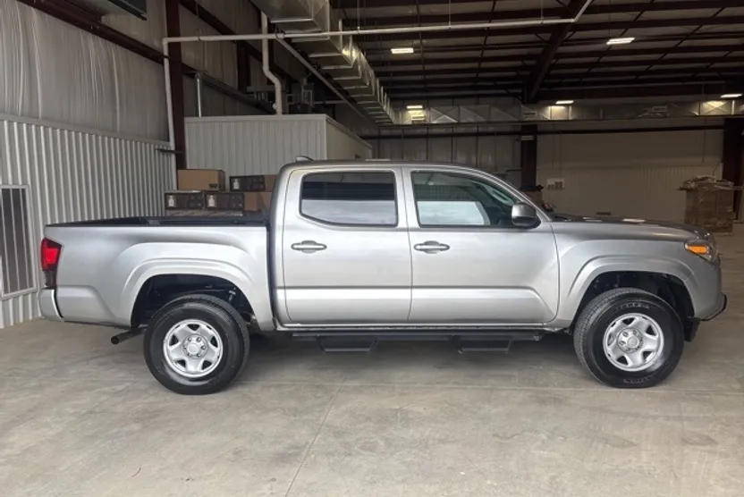 2023 Toyota Tacoma SR 4x4 photo 1