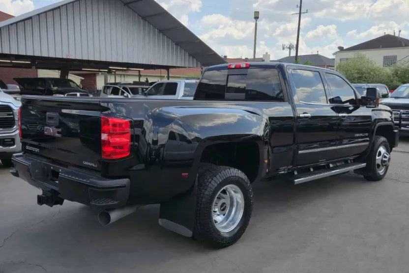 2019 Gmc Sierra HD Denali photo 1