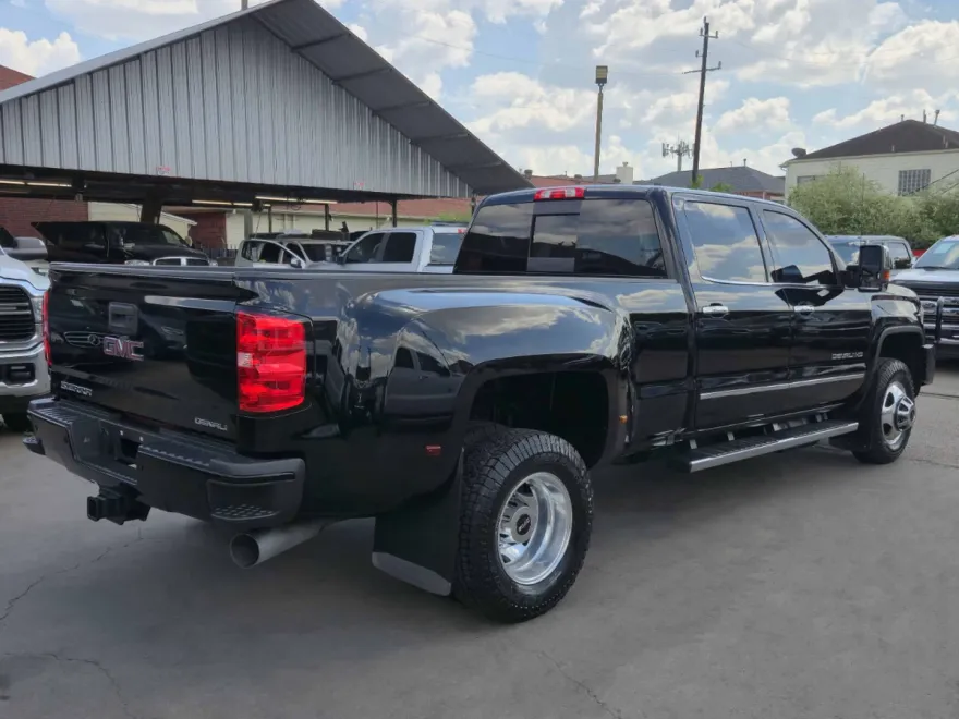 2019 Gmc Sierra HD Denali photo 1