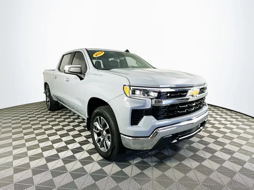 2024 Chevrolet Silverado 1500 LT photo 1